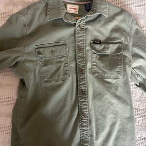 Wrangler Men's Olive Casual Button Down Shirt